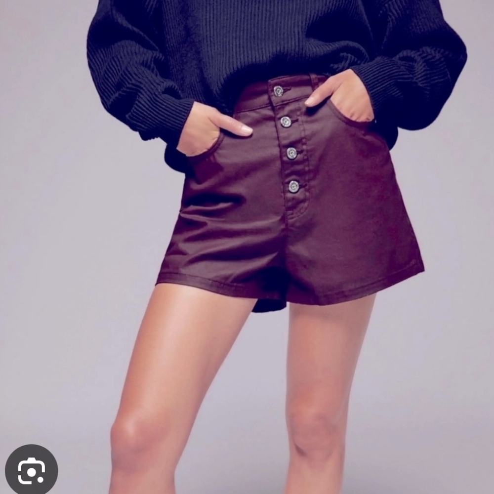 ZARA | US 4 Coated Denim Shorts | burgundy